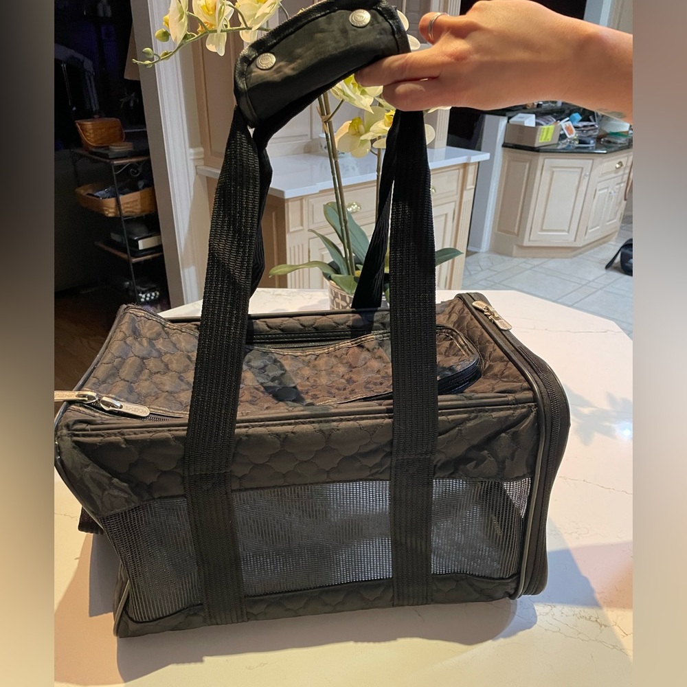 Sherpa Dog carrier size medium